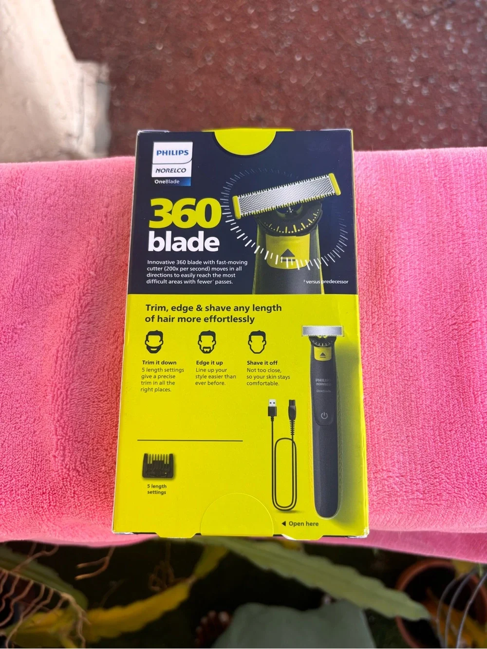 Philips Norelco OneBlade 360 Face Trimmer & Shaver QP2724/70